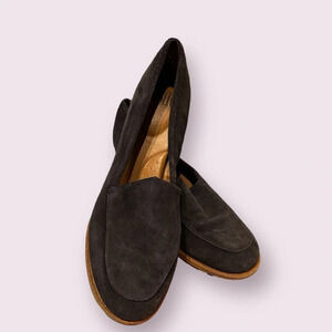 Sofft cassia suede loafer heels in navy size 10 great condition